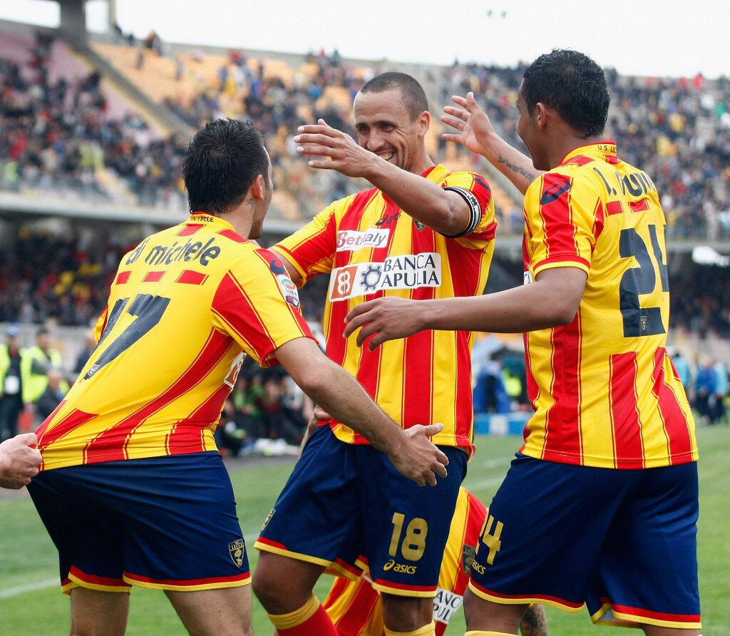 Вице-капитан салернитанцев, уругваец Джакомацци в том сезоне на Виа дель Маре умудрился забить и Интеру, и Милану.