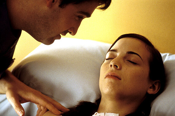 Кадр из фильма «Пьедро Альмадовара «Поговори с ней» (2002 год)