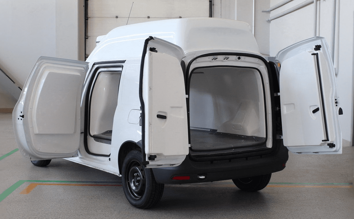 Лада Ларгус рефрижератор с ВЫСОКОЙ КРЫШЕЙ