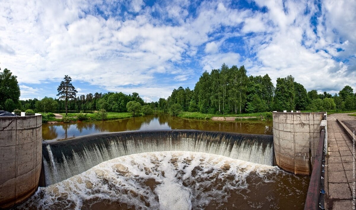 Полукруглый водосброс Ярополецкой ГЭС