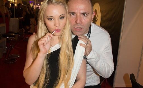 Опасный мужик, но даёт многим выбиться в люди))