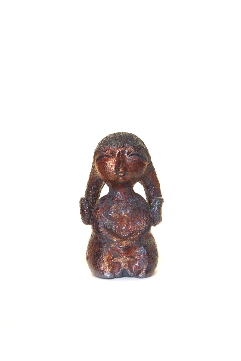 Керамическая интерьерная статуэтка Хранительница. Автор Гречанов. Хабаровск.