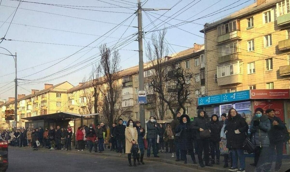 Остановка на одной из улиц Киева