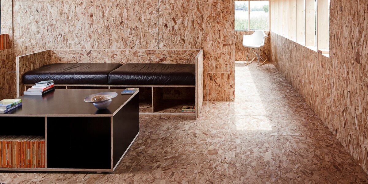 ОСП плиты очень популярным материалом при строительстве загородных дач и домов. Но полное выветривание вредных веществ до безопасного уровня произойдет не ранее, чем через 5-8 лет