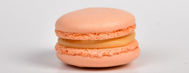  Пирожное макарон "Апельсин" 