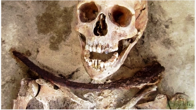 Источник: MEDIEVAL VAMPIRE BURIALS FOUND IN POLAND WILL FRIGHTEN YOU 
