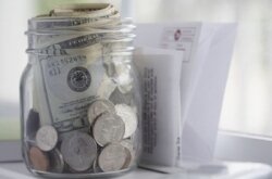 Компании и фирмы, пережившие экономический кризис становятся только сильнее. Их руководители приобретают уверенность в себе, а главное умение выживать в тяжелых ситуациях. Но, самым трудным в любом случае остается вопрос, как все-таки пережить первую волну экономического спада и не пойти сразу ко дну, не опустить руки и выстоять?