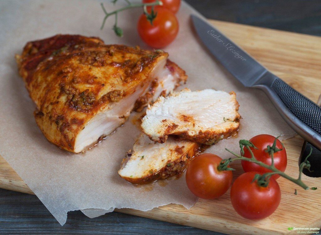 Буженина из куриной грудки - отличная альтернатива магазинной колбасе для вкусных бутербродов к завтраку!