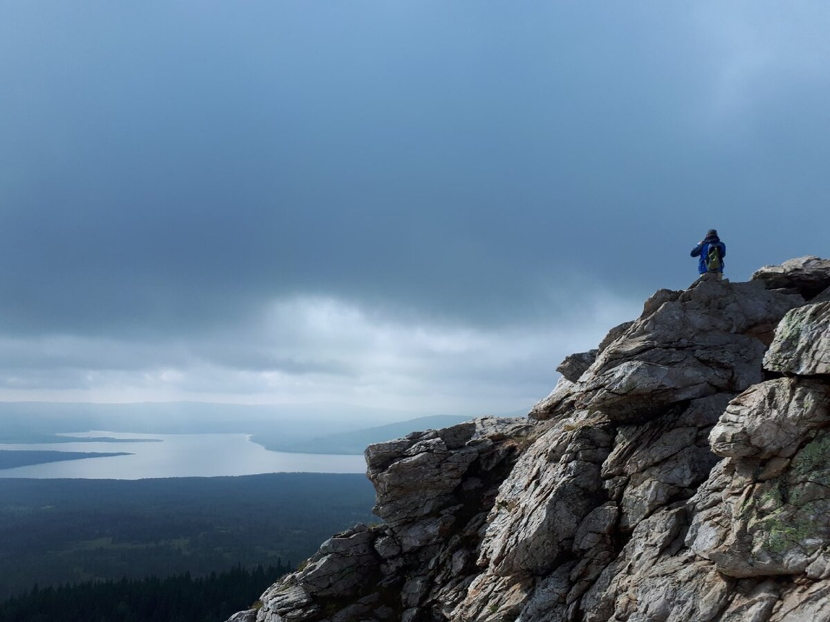 Фотогеничный рюкзак и взгляд. Всё по канонам инстаграма.