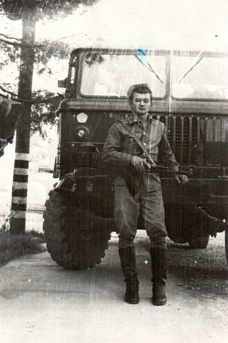 Старший брат Александр Пушкалов.