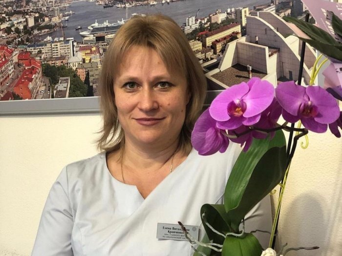Кравченко Елена Витальевна, заместитель главного врача по лечебной̆ работе КГБУЗ «Владивостокский клинический родильный дом № 3»