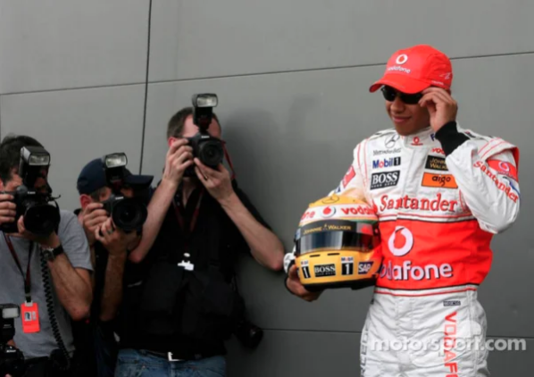 Хэмилтон на фотосессии пилотов в Мельбурне