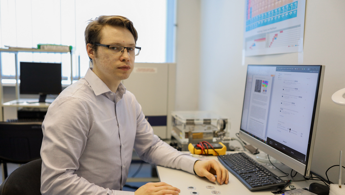 По словам Никиты Кулеша, особые свойства пленок могут быть полезны при создании сред для магнитной записи информации. Фото: Анастасия Фарафонтова