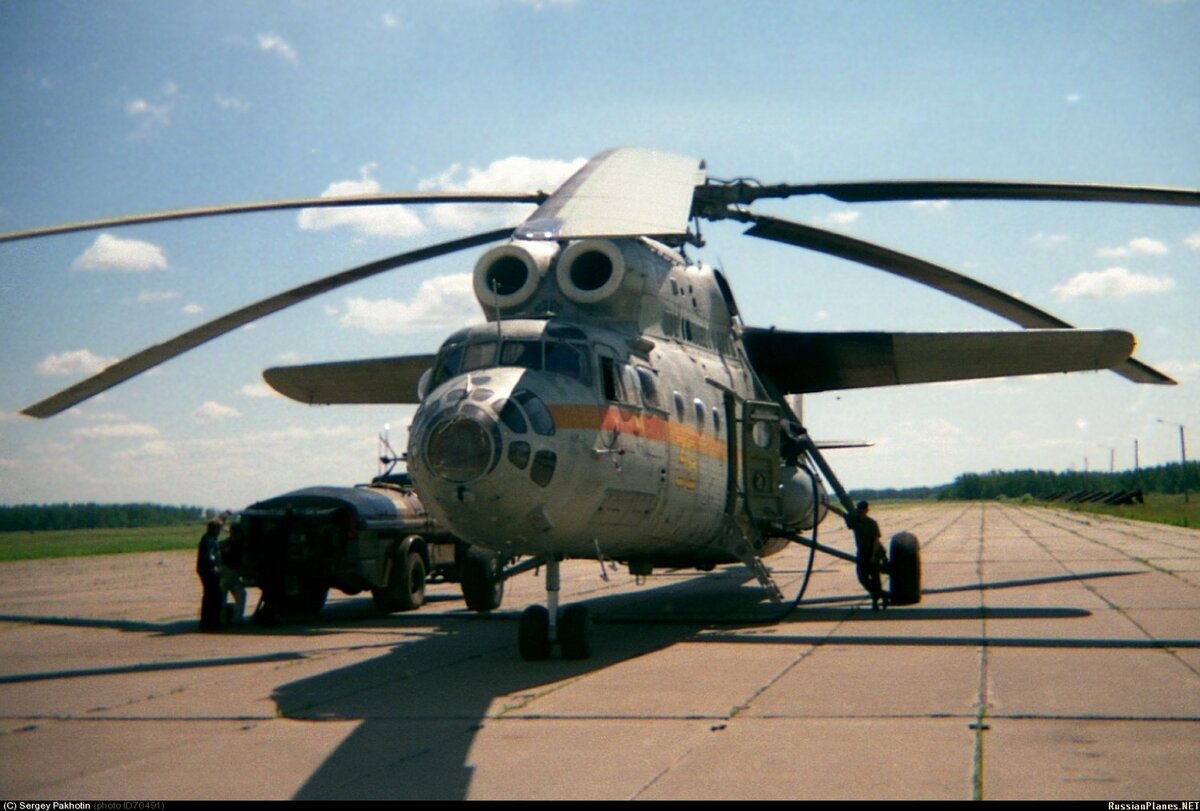Командир ми 6. Mi-6 вертолет. Вертолет "ми-24а". Ми-6 вертолёт военный. Ми-6 вертолёт кабина.