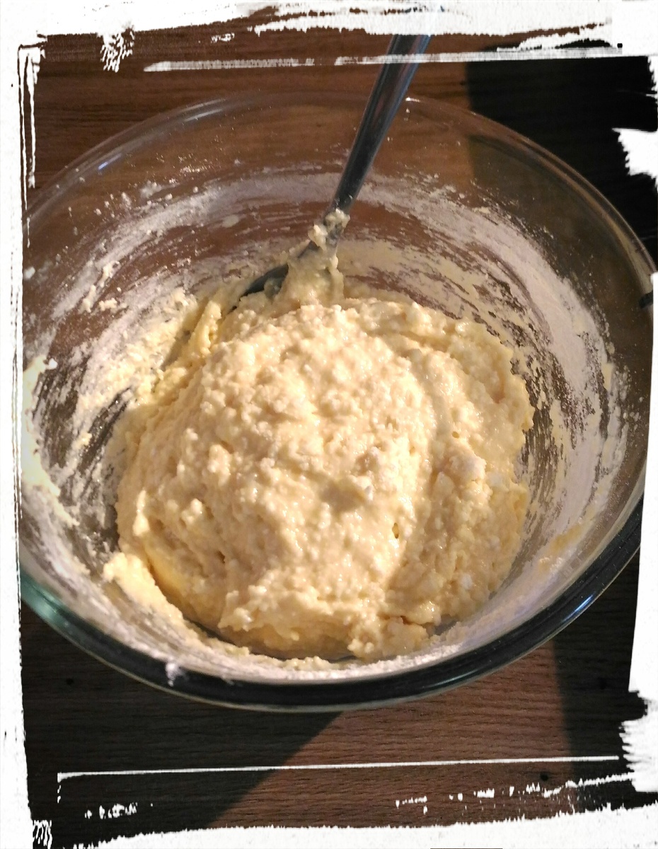 ВОТ ТАКОЕ ТЕСТО  ДОЛЖНО ПОЛУЧИТСЯ  .  