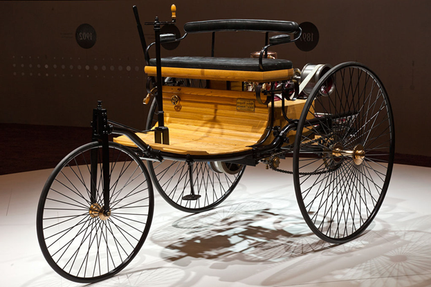 первый автомобиль 