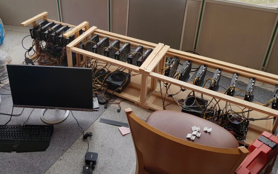 Сборка фермы прямо в квартире на балконе