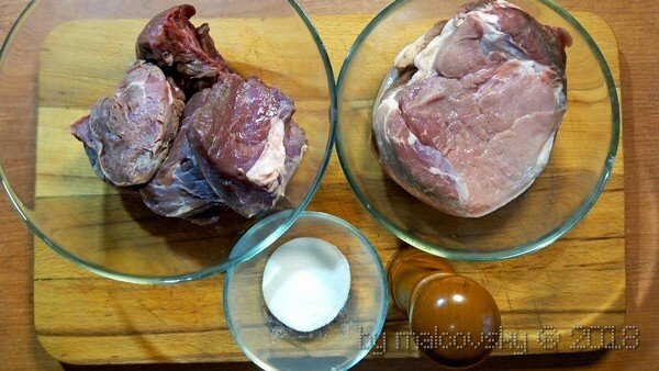 Ингредиенты для приготовления ветчины.