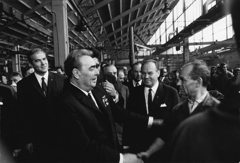 Леонид Брежнев на встрече с рабочими завода. Неизвестный автор, 1970-е, МАММ/МДФ.