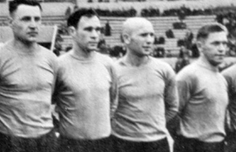 Борис Левин-Коган второй справа.