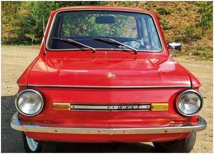 Иллюстрация № 1. Полностью хромированный бампер, эмблема от «ушастого» Запорожца, хромированное зеркало.