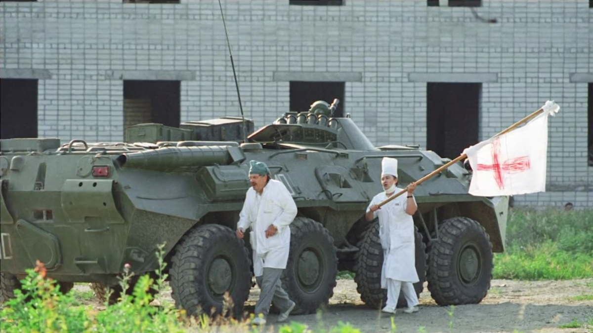 Нападение на буденновск в 1995. Штурм больницы в Буденновске.