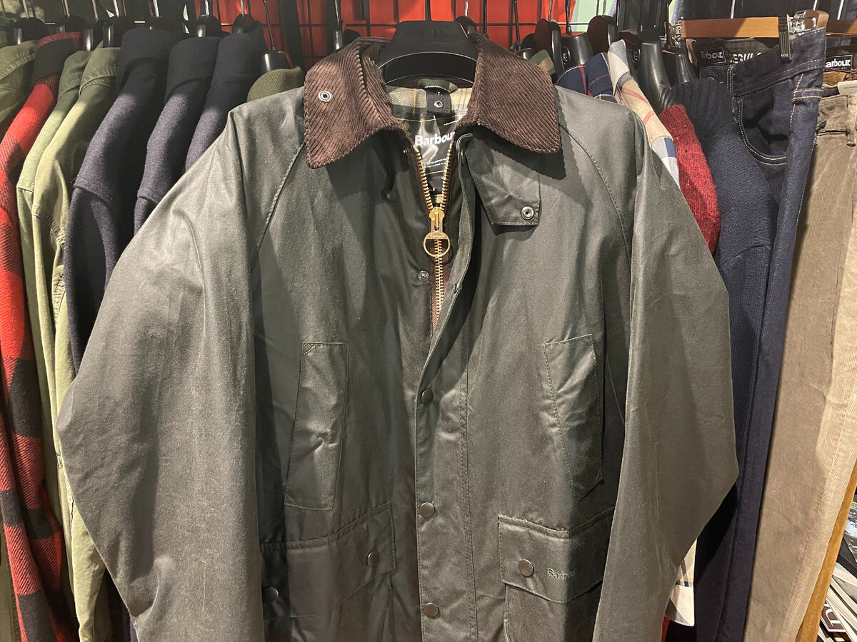 Легендарная вощенная куртка от Barbour