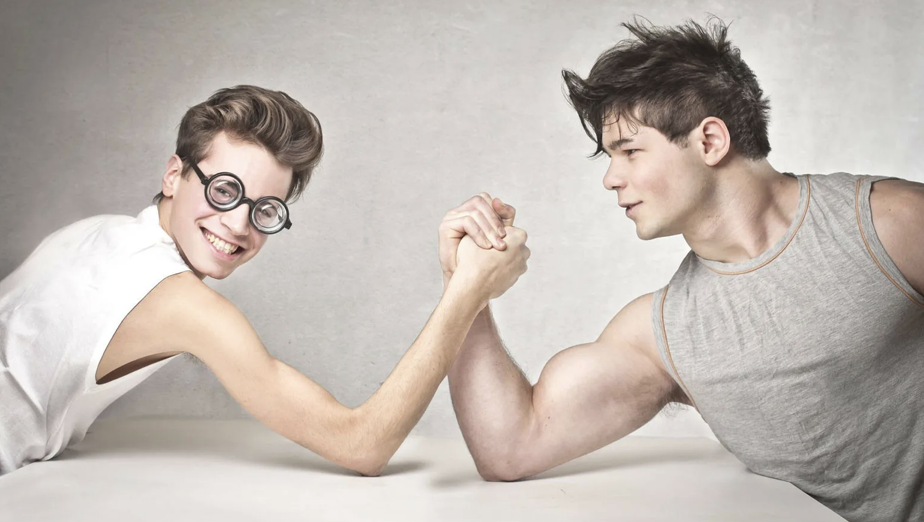 8 «почему» женщины так сильно любят накаченные руки у мужчин