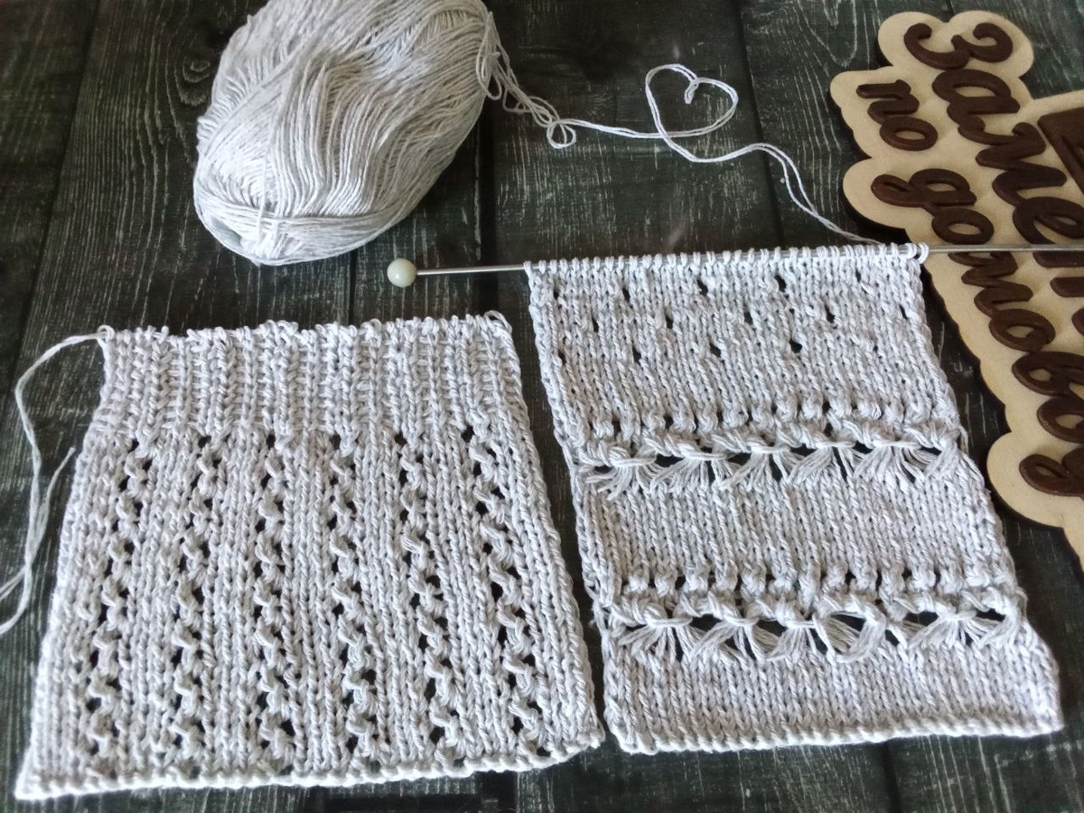 Образцы узоров сделаны автором. Слева —  для платья, справа —  для туники.