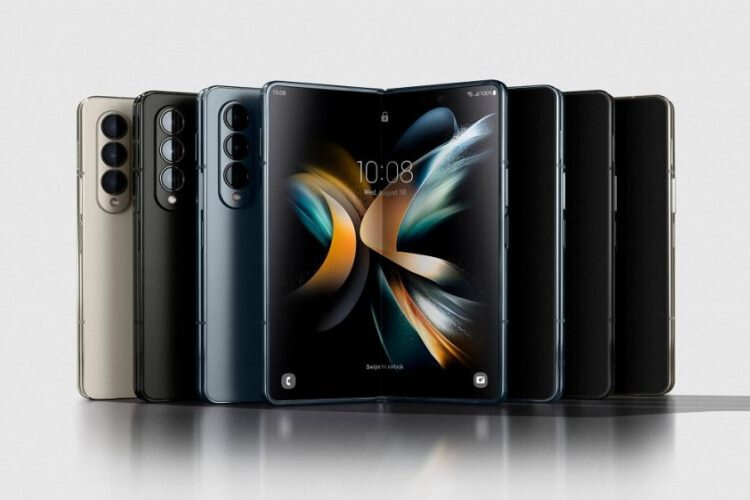 Samsung показала два новых складных смартфона на Android 12