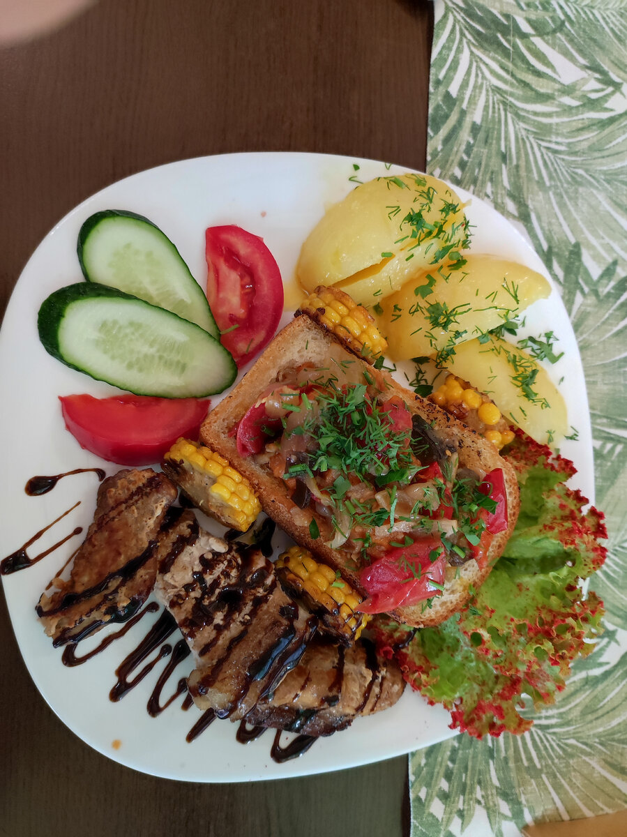 Фирменное блюдо "Хаджохская телега". 