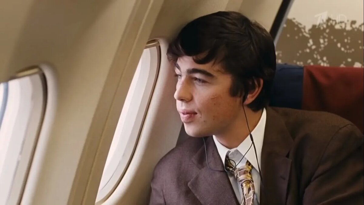 Здесь я тоже из осторожности не буду помещать фото Данилы с оружием - мало ли... Источник изображений - Яндекс.Картинки