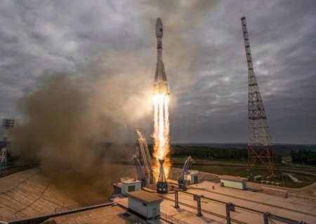    Россия запустила ракету на Луну