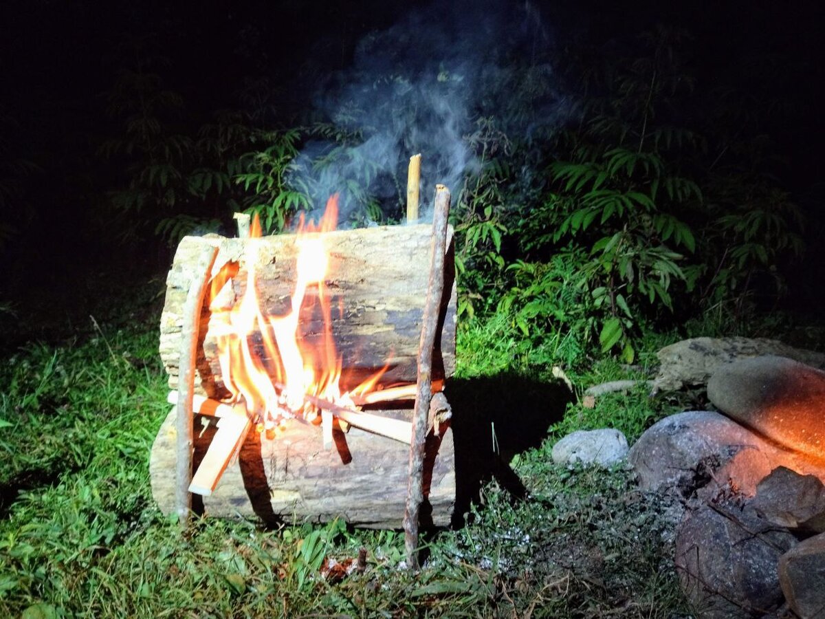 Ночной костёр.