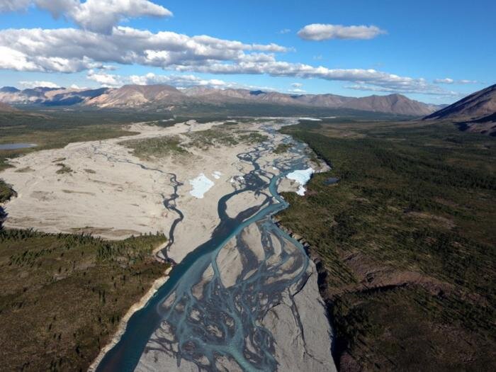 Место бифуркации русла реки Делькю