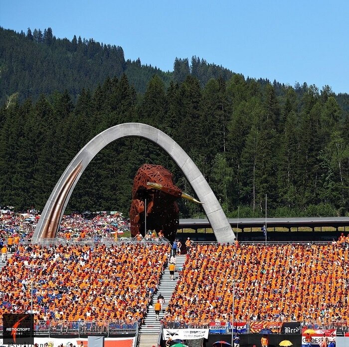 Главная трибуна Red Bull Ring
