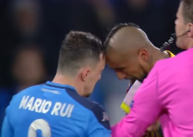 Борьба за красную карточку