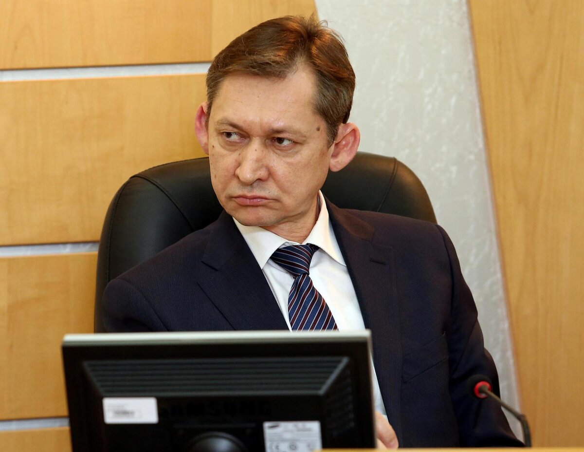 Глава депутатов. Попов мэр Сургута. Дмитрий Попов Сургут. Дмитрий Попов Сургут бывший мэр. Дмитрий Попов администрация президента