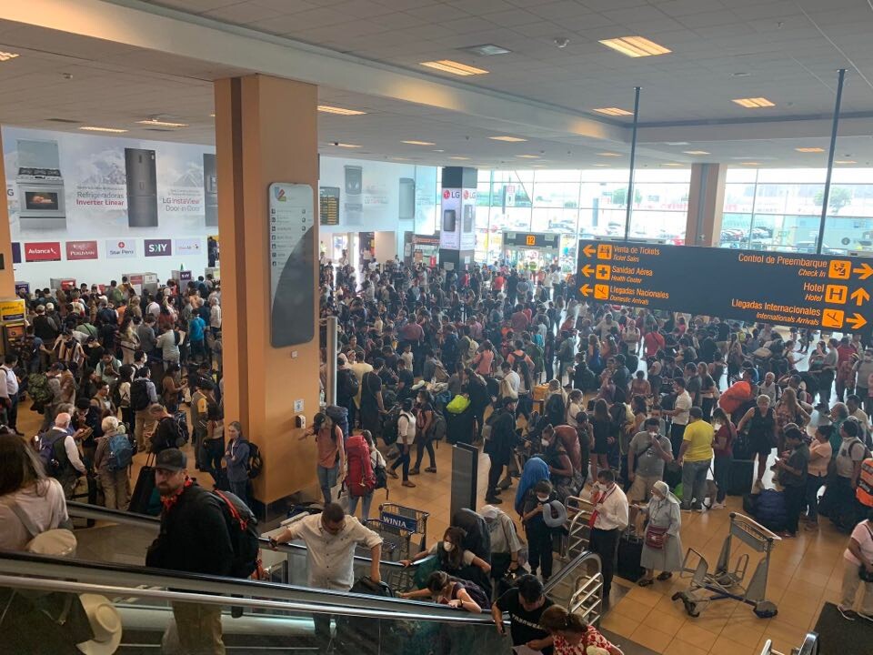 У аэрапорце Лімы, сталіцы Перу / Ганна Казлова