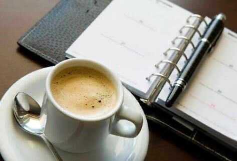 Все кто сейчас столкнулся с онлайн образование ДЕТЕЙ, понял, что они не могут учиться самостоятельно. Приходится их учить, учиться. И конечно меня радуют учителя, которые нестандартно подходят к процессу обучения. Например, преподаватель из США провел урок по геометрии для седьмого класса в VR-игре Half-Life (информацию можно найти в интернете). А как ваши учителя заинтересовывают своих учеников или просто переложили эту функцию на плечи родителей? И вообще, как у вас происходит процесс обучения Очень интересен опыт из других стран.