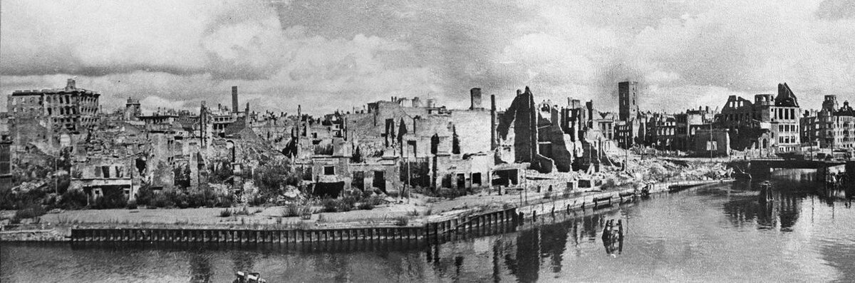 Разрушенный Кёнигсберг во время второй мировой войны. Источник фото www.trud.ru