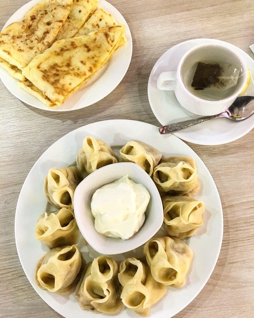 Вот такой обед в Грозом стоил 260 руб. В Чечне,Кабарде,Карачаево-Черкессии еда вкусная и недорогая. Не принято халтурить! Листайте вправо.