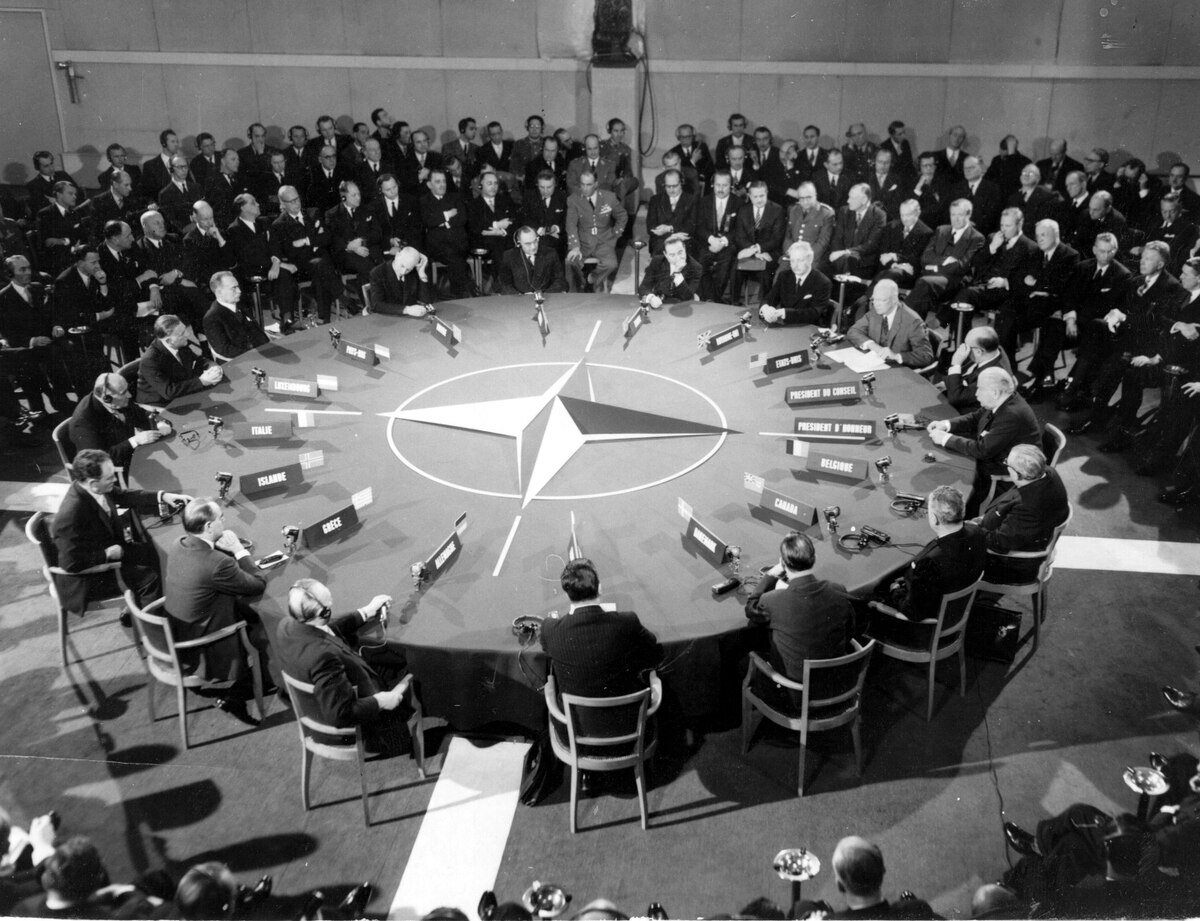 НАТО 1950. НАТО В 1966. НАТО В 1955 году. НАТО 1952. Нато конференции