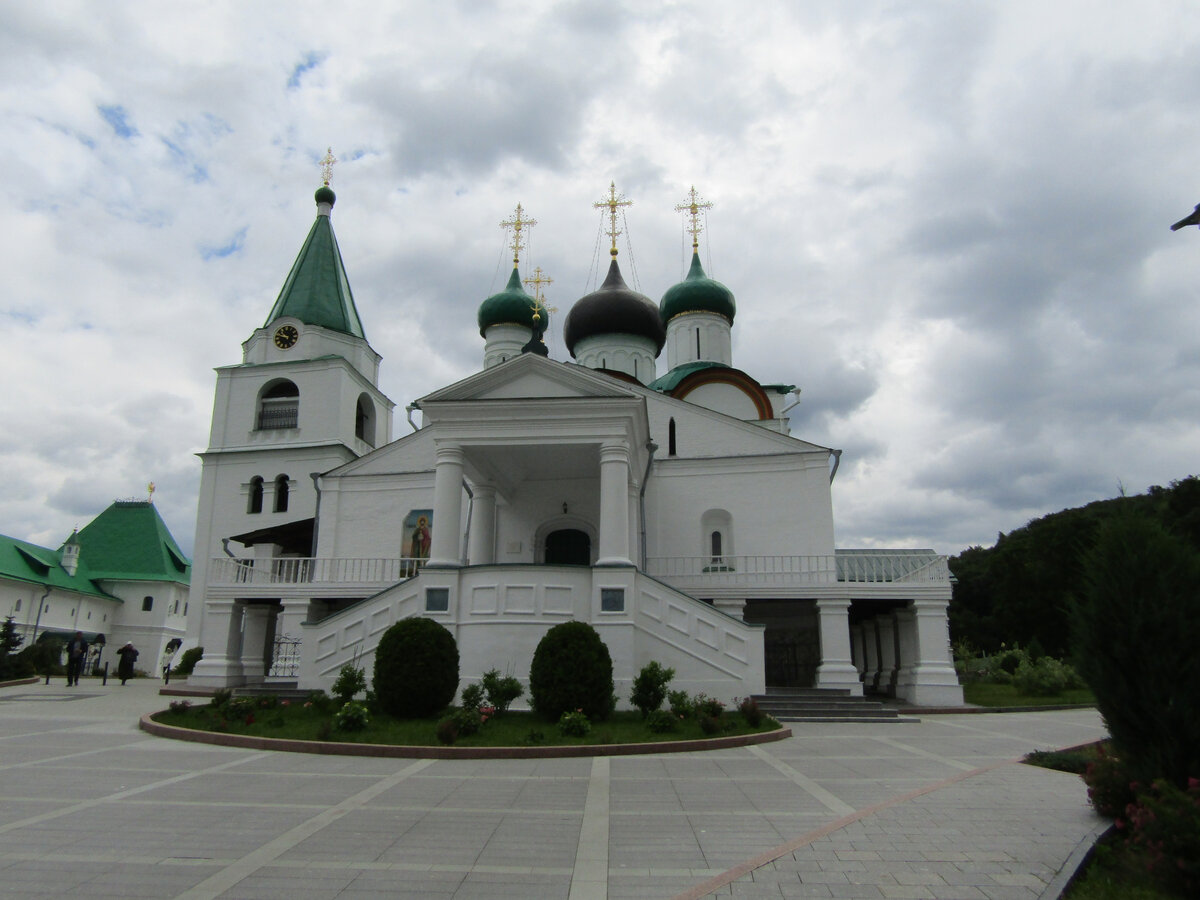 Храм. Чистота идеальная.