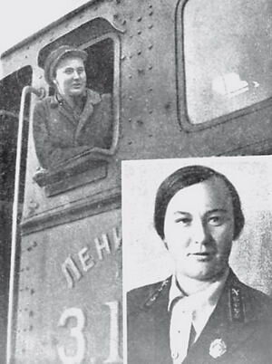 Она знала устройство паровоза как свои пять пальцев и выпускные экзамены сдала на отлично – единственная с курса. Определили её, правда, не на пассажирский, а на маневровый локомотив.  Машинист, с которым она должна была отработать первую смену, зло буркнул: «Иди откуда пришла, у меня и без тебя есть помощник». Но девушка не ушла. А вскоре повезло – её перевели в помощники к немолодому, уже опытному машинисту Андрею Степановичу Ермолаеву. С ним она и стала ездить в рейсы по маршруту Москва – Рязань.
Она полюбила паровоз, как можно полюбить только живое существо. Да он и был для неё живым существом со своим характером – то своенравным, то послушным. Каждый раз к нему надо было найти особый подход. Она знала в нём каждую деталь и могла по звуку определить, что у него «болит».
Машинист стал обучать её управлять паровозом. Трижды подавала она заявление с просьбой разрешить ей сдать экзамен и трижды получала отказ без объяснения причин. Уже начала терять надежду, как неожиданно 8 марта, в день её рождения, Троицкую пригласили в управление Московской дороги, где уже собралась комиссия. Как выяснилось, это Ермолаев настоял, чтобы его помощника допустили наконец к экзамену. И она сдала его успешно.
Доверили ей маневровый локомотив ЧН394, от которого отказывались все машинисты. В депо говорили, что он ведёт себя как строптивый, необъезженный конь. Но Троицкая сумела укротить его нрав. Когда её просили открыть секрет, как это удалось, она в ответ лишь улыбалась: да нет, мол, никакого секрета – любой паровоз заботы и внимания требует. А более пытливым и настойчивым объясняла: «На ЧН394 паровая машина системы «компаунд». Мы с ребятами её изучили, всю сами перебрали, смазали и опробовали. И убедились: всё дело в управлении. Я попробовала помягче брать с места, и результат превзошёл все ожидания. Паровоз стал вполне управляемым, более того, стал брать вдвое больше вагонов, чем считалось для него пределом возможного». В конце концов деповское руководство оценило её старания, и в 1935 году Зинаида Троицкая стала первой в стране женщиной – машинистом паровоза.
Она очень скоро вышла в лидеры, более того, даже посрамила бывалых машинистов, которые пытались убедить, что углю неизбежно сопутствует грязь на паровозе. Её «Зайка», как Зинаида любовно звала свой локомотив З104, был всегда самым чистым в депо. На нём бригада Троицкой показывала удивительные результаты.
– Когда наша бригада добилась 22416 километров межпромывочного пробега, все в депо поражались, – рассказывала она. – Об этом пробеге говорили как о чём-то необычайном. Я же лично убеждена, что любой машинист этого может добиться. Для этого нужно соблюдать три основных условия: содержать машину в образцовом порядке, умело топить и правильно применять антинакипины. У нас в депо многие машинисты тратят более двух часов на одну экипировку паровоза. А наши бригады научились выполнять её за 30 минут. За два с половиной месяца на нашей машине не было ни одной записи ремонта. Лёгкий же ремонт мы выполняем сами. Мой напарник относится к паровозу так же бережно, как и я.
В апреле 1936 года в Кремле Зинаиде Петровне вручили орден Ленина. Этой высокой награды первая в стране женщина-машинист была удостоена, когда ей исполнилось всего 23 года.
Произошло в это время и ещё одно знаменательное событие. Вернее, встреча. Как-то вечером ей предстояло отправиться в очередной рейс, а днём её вызвали в ВЦСПС и там познакомили с председателем профсоюза машинистов и кочегаров Англии мистером Брамлеем. Увидев девушку, он выразил сомнение, что она самостоятельно водит пассажирские поезда, и пожелал отправиться с ней в поездку. Иностранный гость, в прошлом сам машинист, убедился, что Зинаида знает паровоз как свои пять пальцев. И ещё больше поразился, узнав, что ей всего 23 года.
В том же 1936 году она стала машинистом первого класса. И без отрыва от производства окончила вуз и получила диплом инженера-механика.