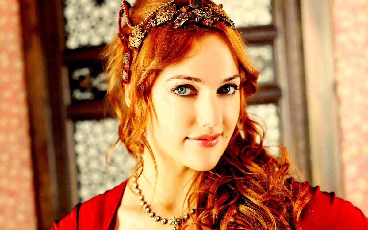  Мерьем Узерли (фото из открытых источников)