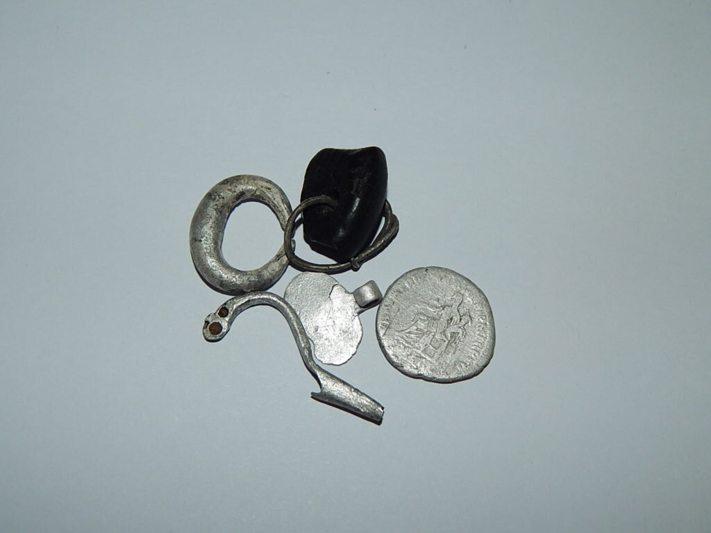 Настройки Minelab X-Terra 305 берем (имеем) такие: