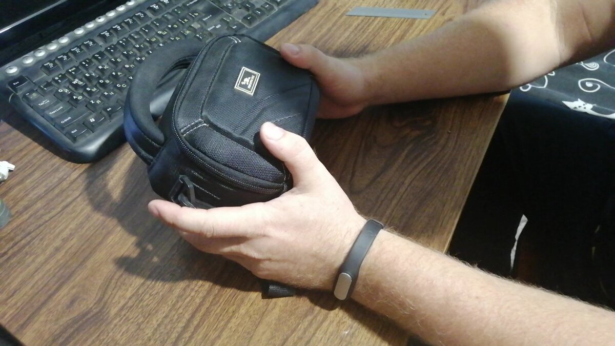 Та самая камера, в таком вот футляре.