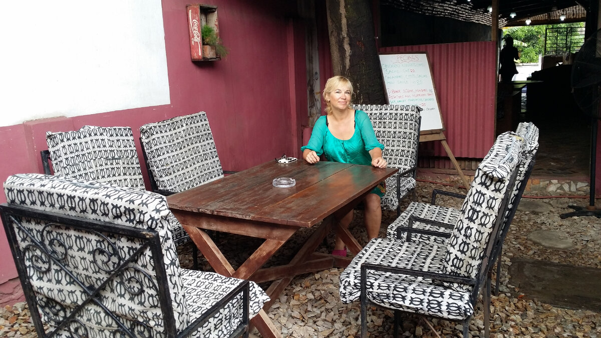 Ждем Оксану, отель "Спящий бегемот, Аккра, Гана, 12.06.2017