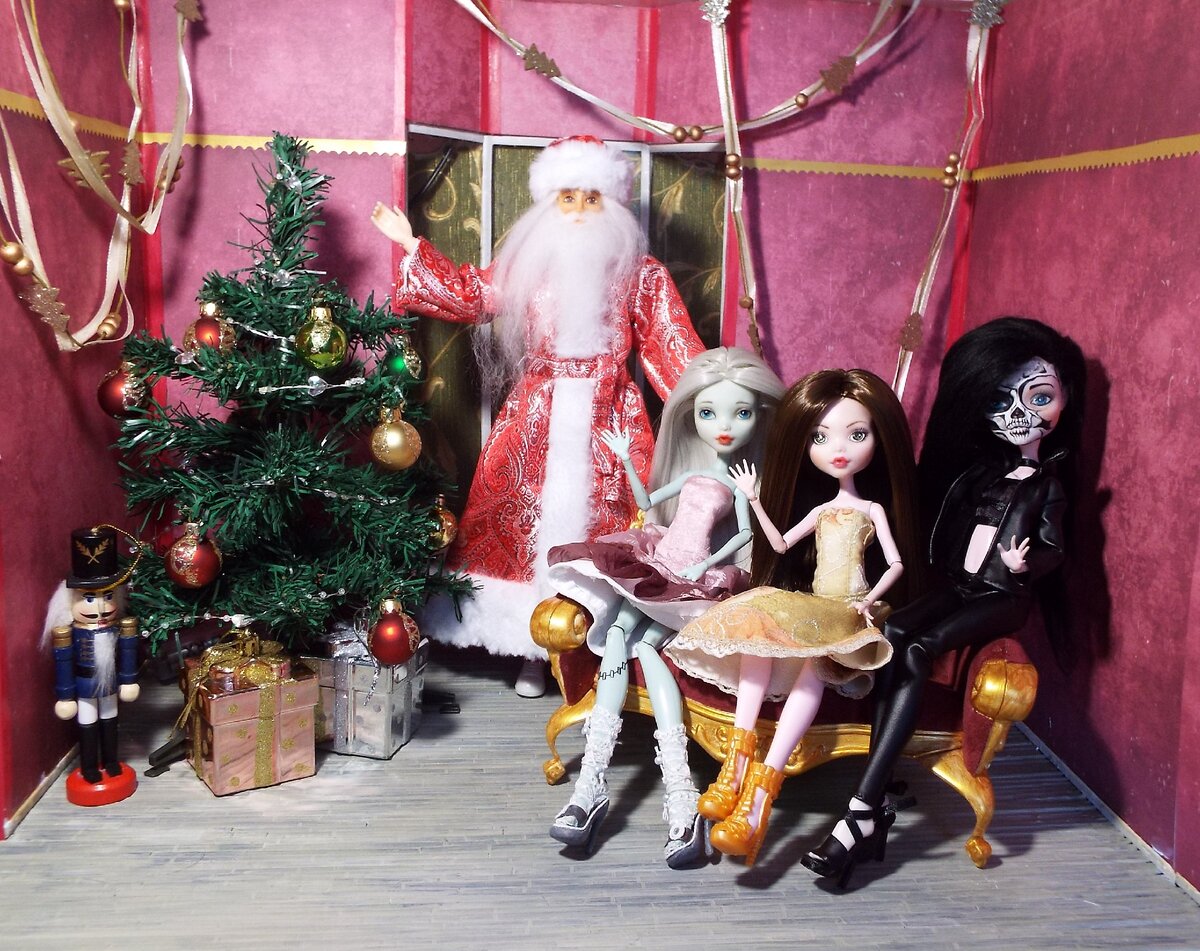 Вся компания в сборе! С новым годом!